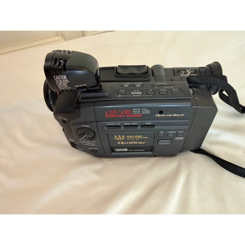 Quasar VM525 QuarterBack VHS-C Camcorder Bundle 80x Digital Zoom EIS Vintage Kit